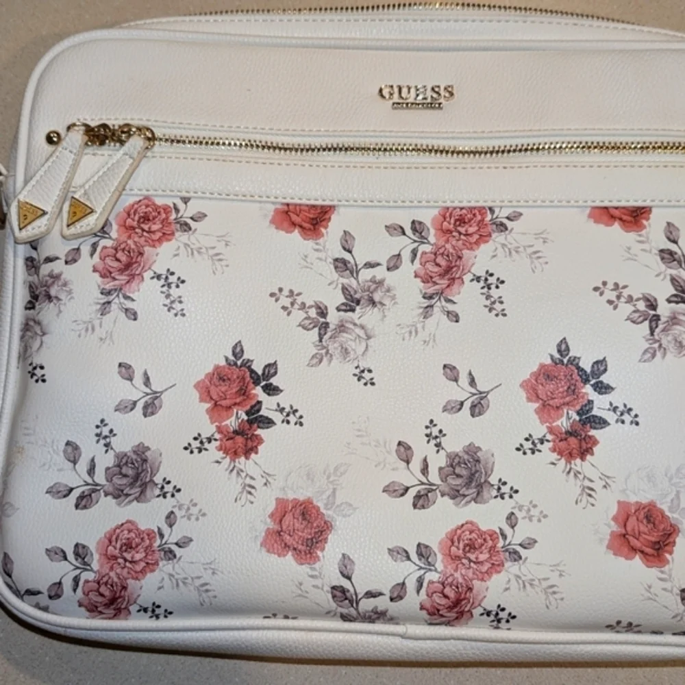 GUESS Floral Print Laptop, EUC